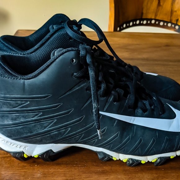 Nike Cleats, US Size 9 (Mens) - Picture 2 of 2